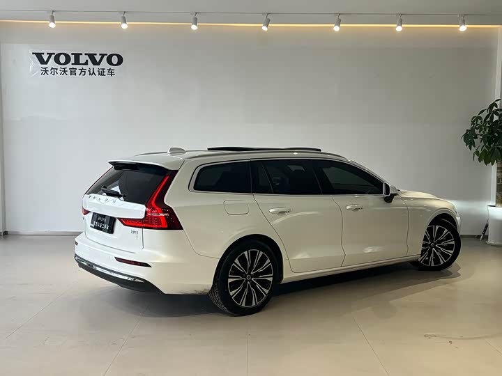 Фото 4 - Volvo V60