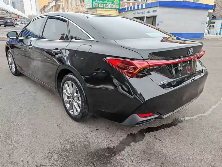 Фото 7 - Toyota Avalon