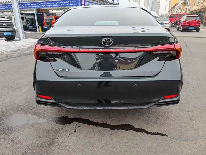 Фото 8 - Toyota Avalon