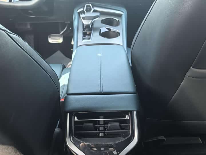 Фото 9 - MG Motor 7