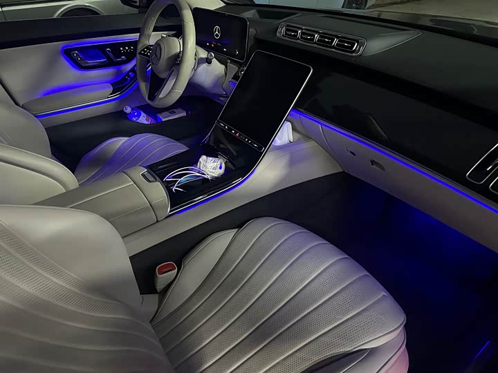 Photo 7 - Mercedes-Benz S-Class