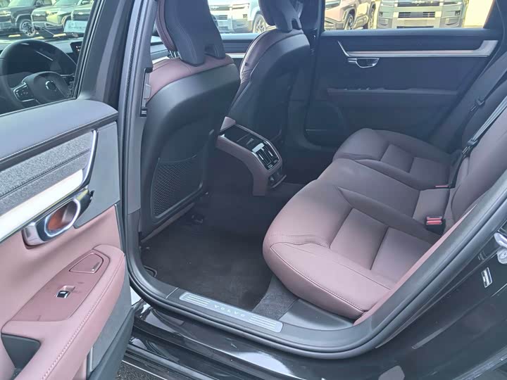 Фото 5 - Volvo S90