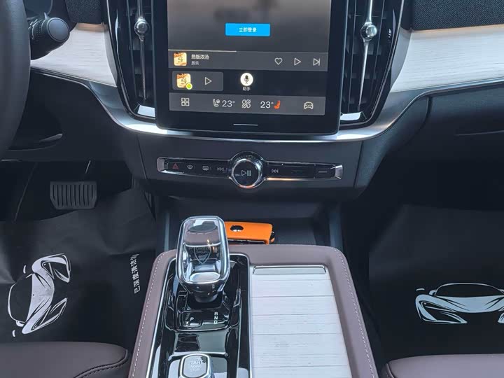 Фото 7 - Volvo S90