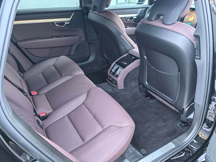 Фото 9 - Volvo S90