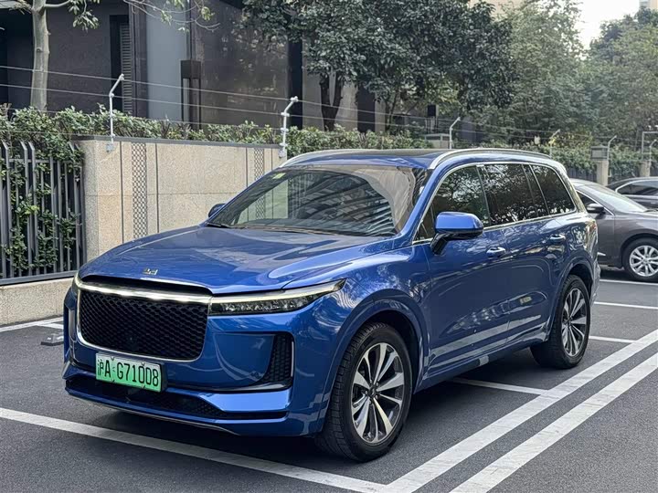 Фото 1 - LiXiang One