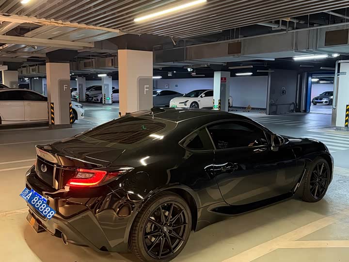 Фото 2 - Subaru BRZ