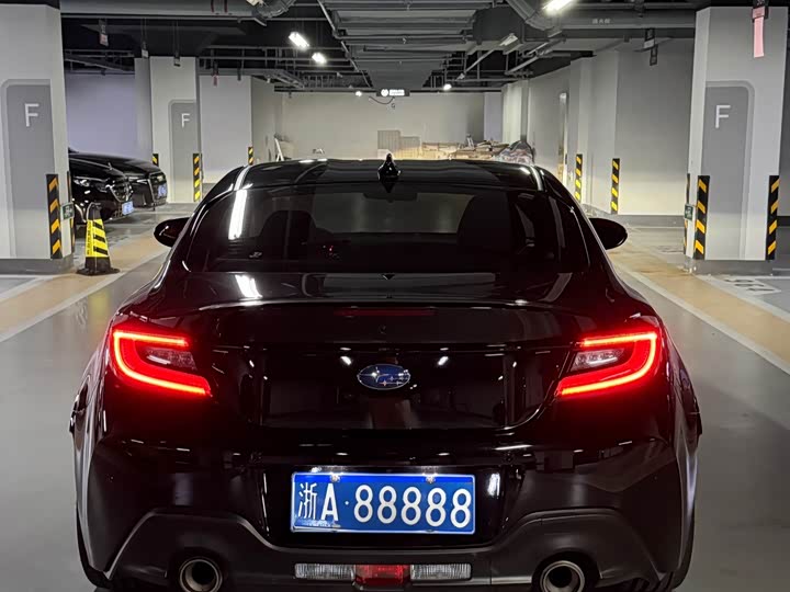 Фото 3 - Subaru BRZ