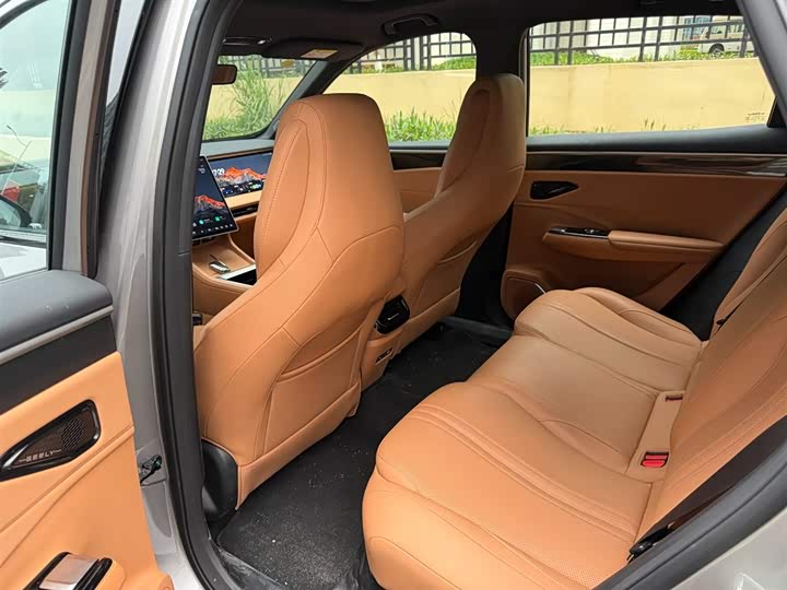 Фото 7 - Geely Galaxy L7