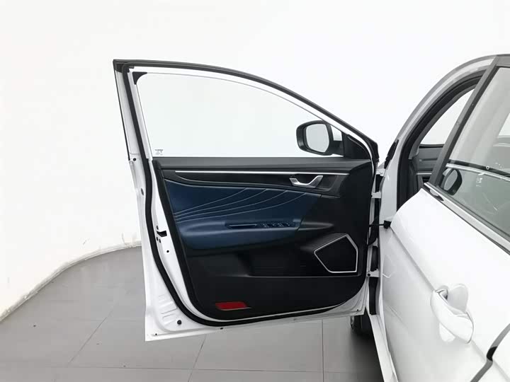 Фото 8 - Geely Emgrand GL