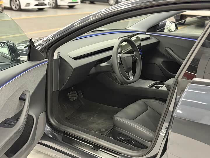 Фото 8 - Tesla Model 3