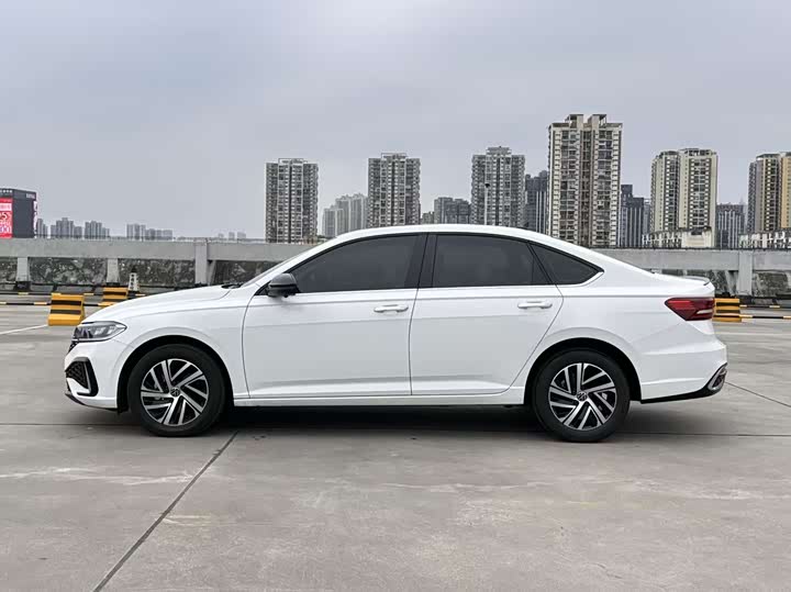 Фото 3 - Volkswagen Lavida