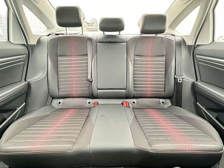 Фото 9 - Volkswagen Lavida