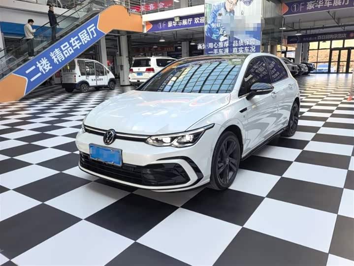 Фото 1 - Volkswagen Golf