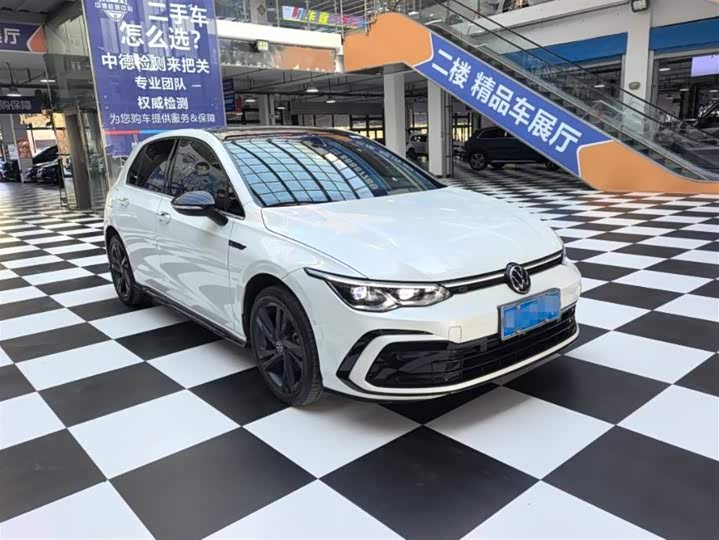 Фото 3 - Volkswagen Golf