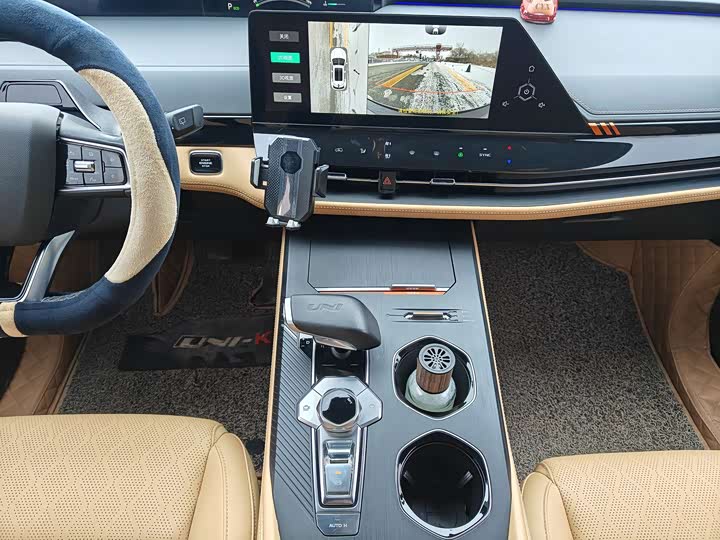 Фото 8 - Changan UNI-K