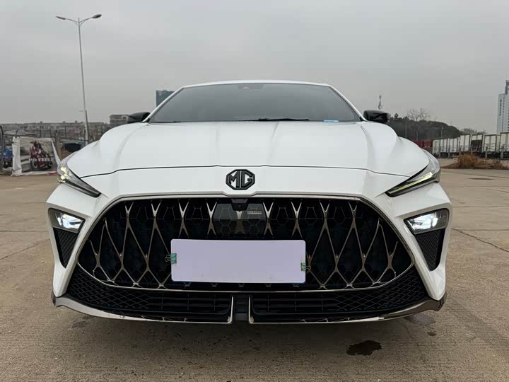 Фото 2 - MG Motor 5 Scorpio