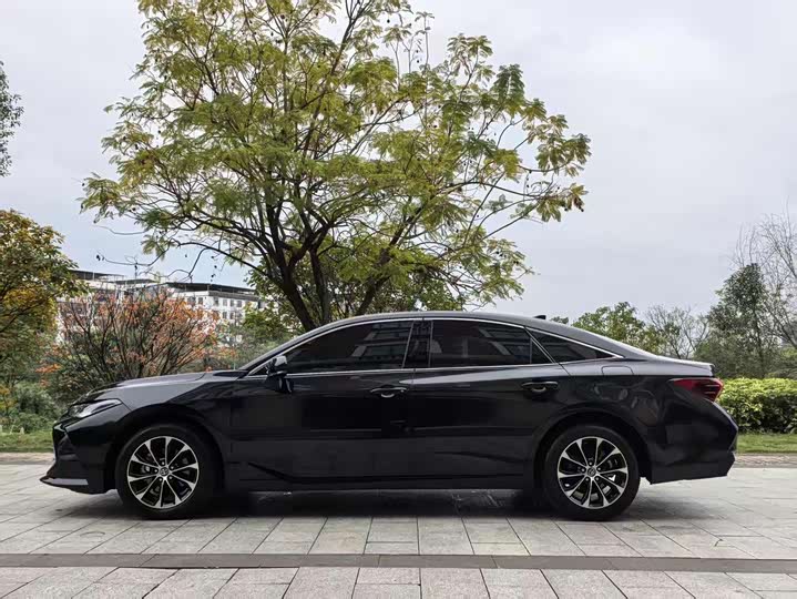 Фото 4 - Toyota Avalon