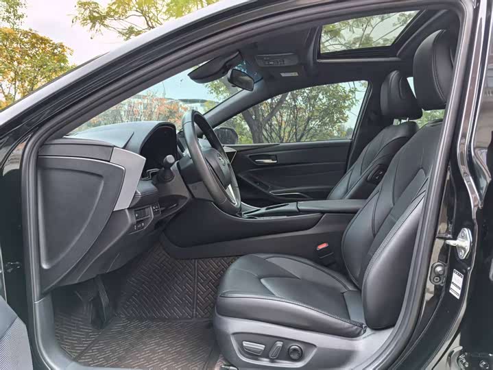 Фото 7 - Toyota Avalon