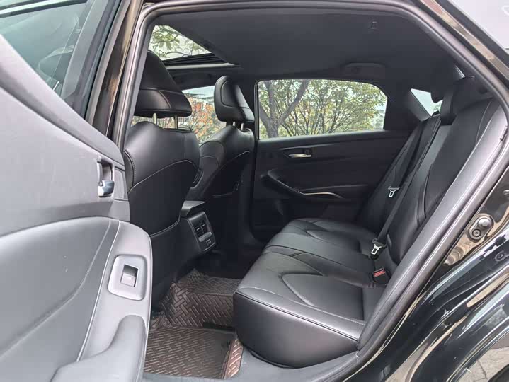 Фото 9 - Toyota Avalon