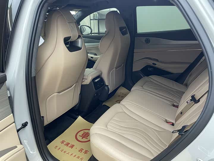 Фото 5 - Denza N7