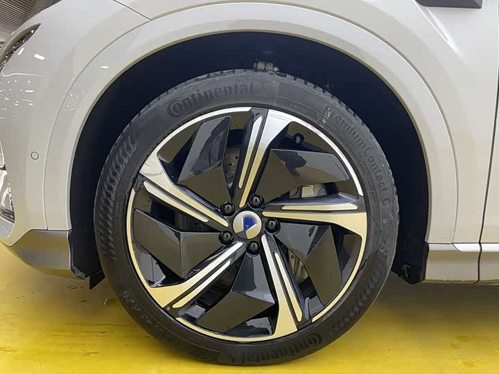 Фото 9 - Denza N7