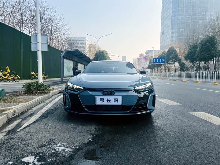 Фото 2 - Audi RS e-tron GT