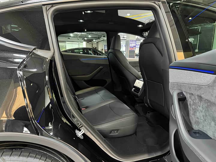 Фото 8 - Tesla Model Y