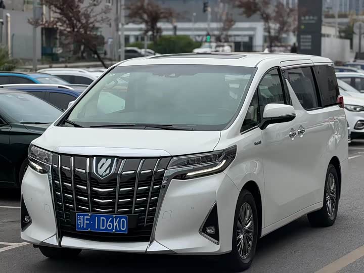 Фото 1 - Toyota Alphard