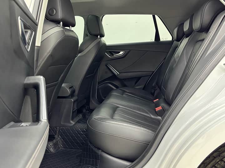 Фото 8 - Audi Q2L