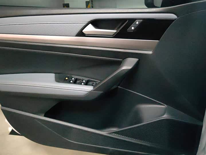 Фото 7 - Volkswagen Lavida