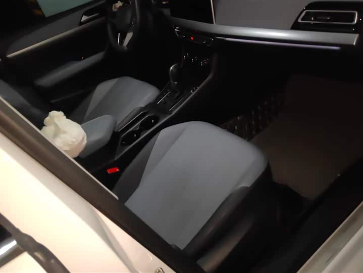 Фото 8 - Volkswagen Lavida