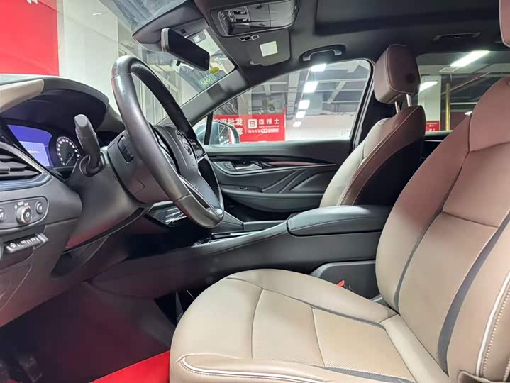 Фото 7 - Buick Enclave