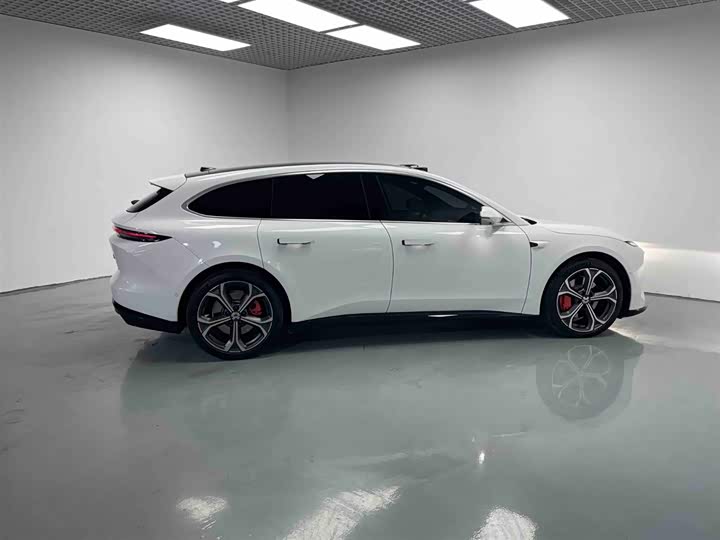 Фото 5 - Nio ET5T