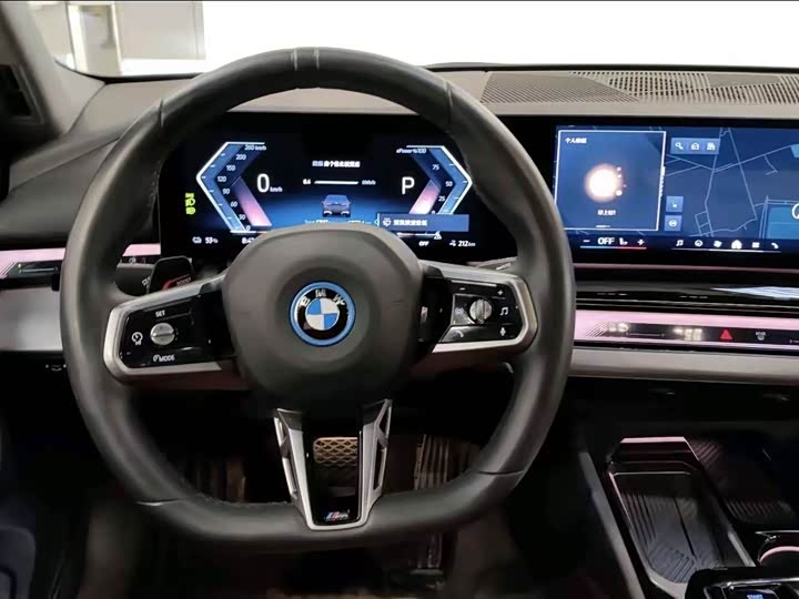 Фото 9 - BMW i5