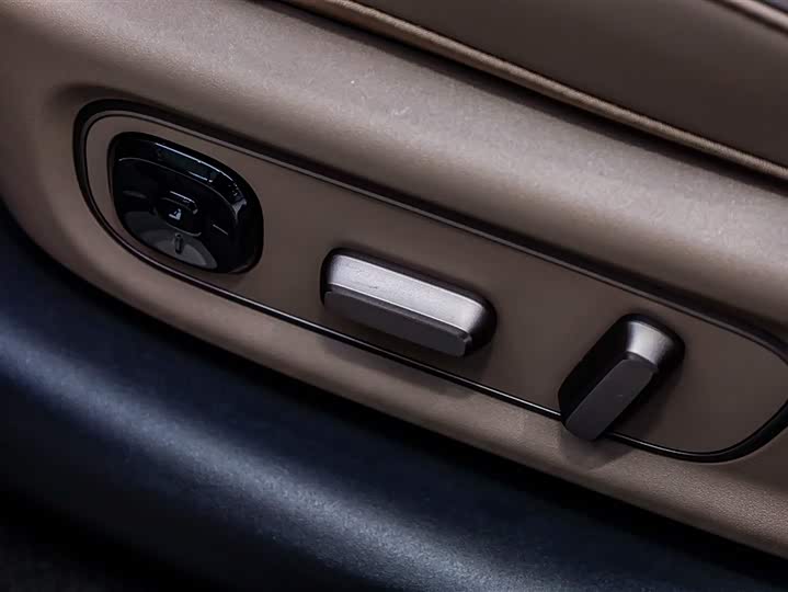 Фото 8 - LiXiang i8