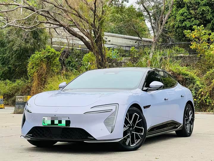 Фото 1 - Avatr 06