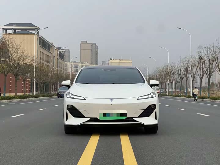 Фото 2 - Changan Deepal SL03