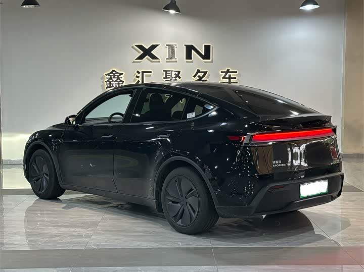 Фото 4 - Tesla Model Y