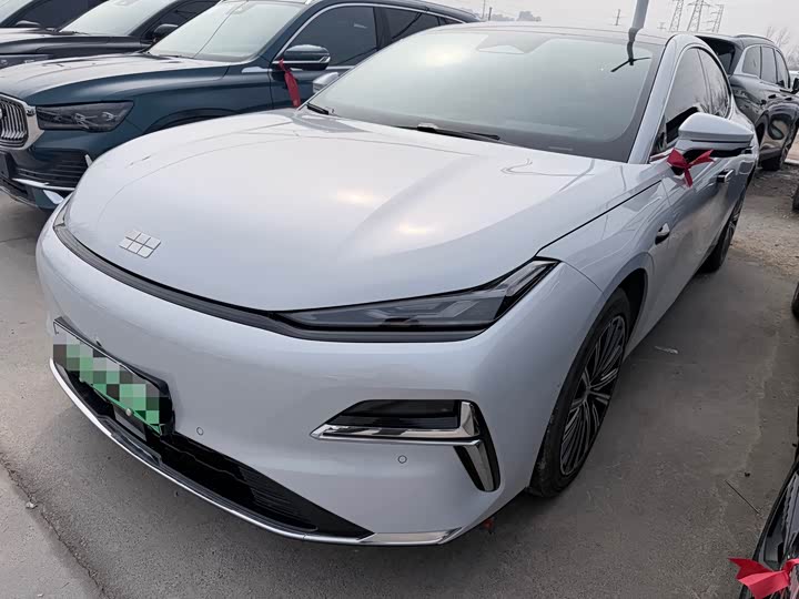 Фото 1 - Geely Galaxy Starshine 8 EM-i