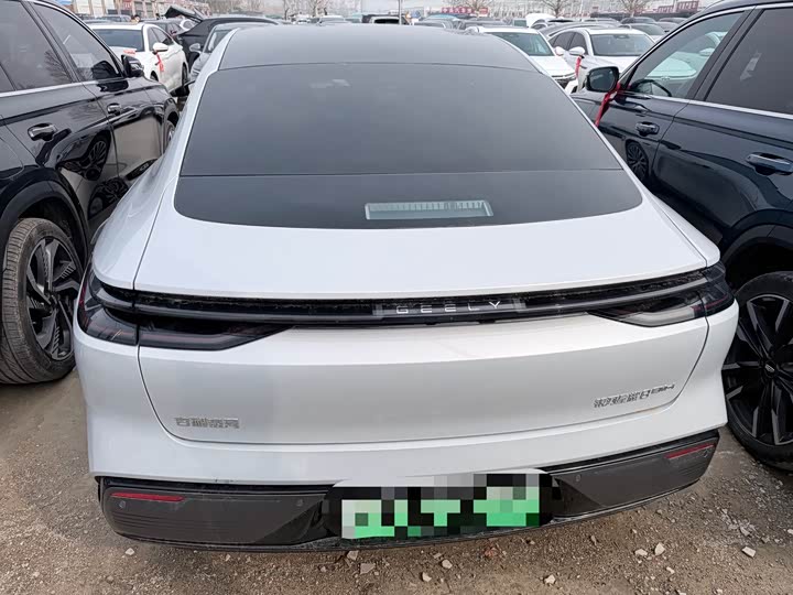 Фото 8 - Geely Galaxy Starshine 8 EM-i