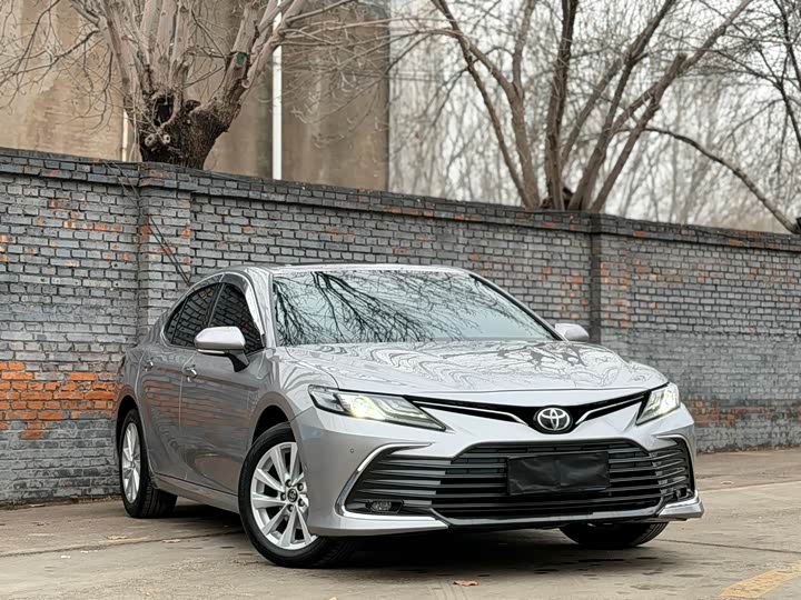Фото 3 - Toyota Camry