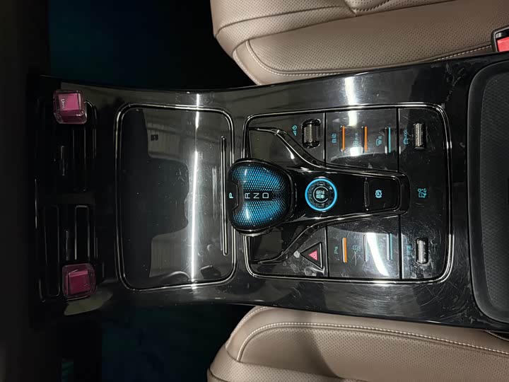 Фото 7 - BYD Han