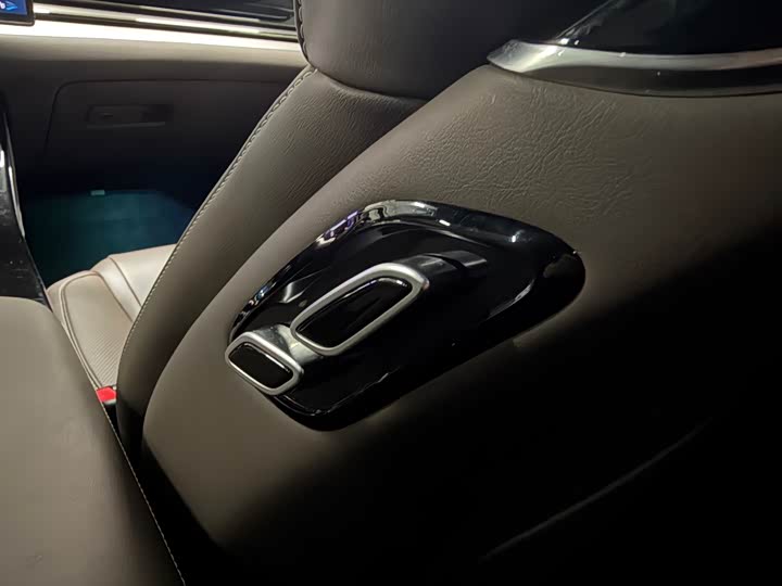 Фото 9 - BYD Han