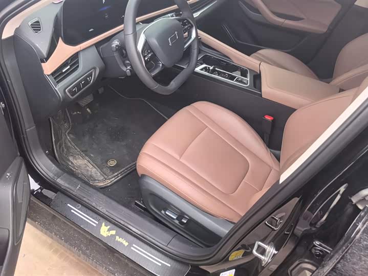 Photo 9 - Bestune B70