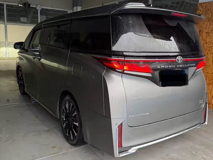 Photo 7 - Toyota Vellfire