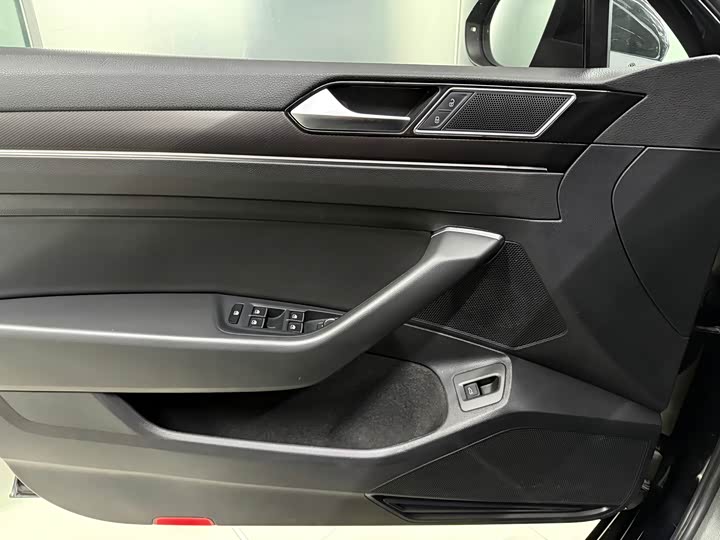 Фото 6 - Volkswagen Magotan