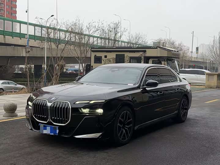 Photo 1 - BMW 7 Series
