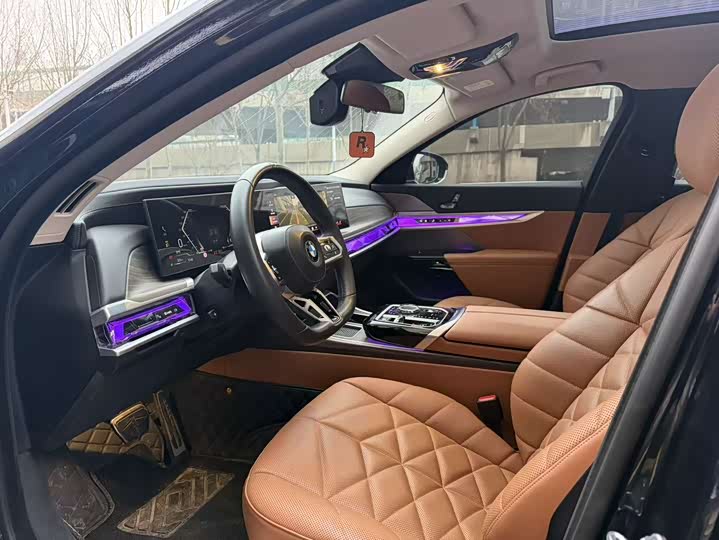 Photo 7 - BMW 7 Series