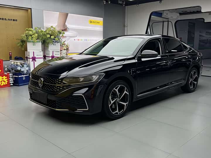 Фото 3 - Volkswagen Passat