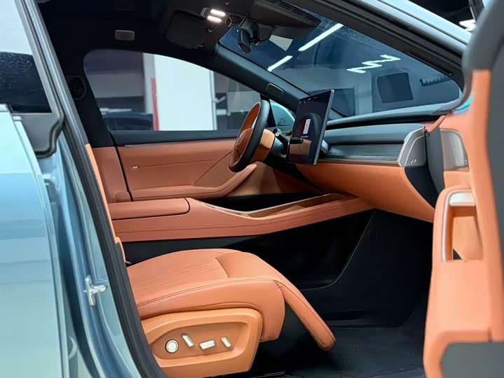 Фото 7 - Nio Onvo L60